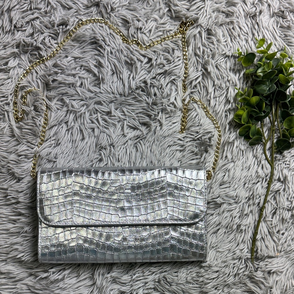 PERSAMAN NEW YORK Priscilla Croc-embossed Leather Clutch In Silver Chain Bag